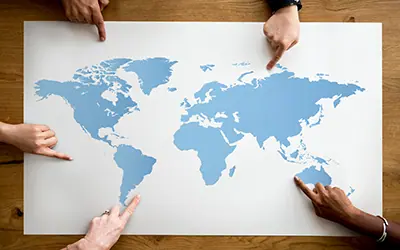 Expertos en compañías multinacionales con ﬁliales en varios países